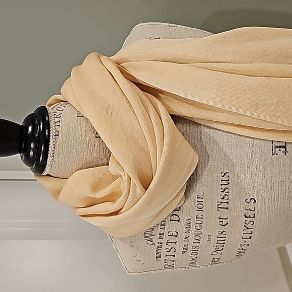 The Pashmina Store Pale Yellow Pashmina/Silk Fringed Wrap - Picture 3 of 5